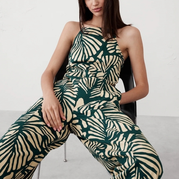 NWT Linen-Blend Strappy Tailored Jumpsuit - Banana Republic Factory - Picture 3 of 5